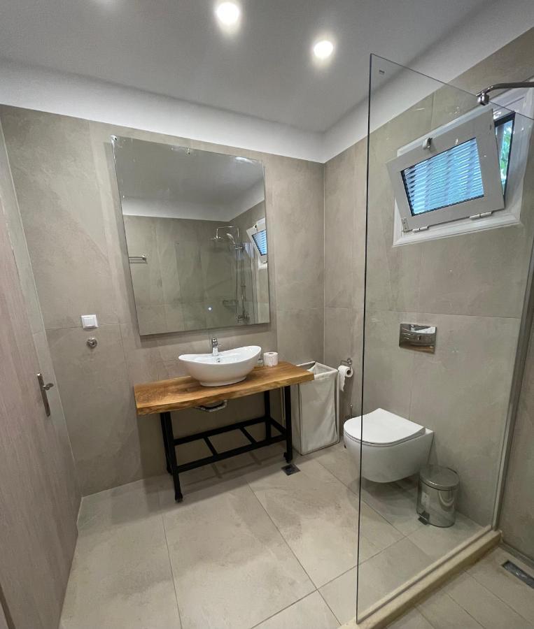 Central Luxury Apartment In Paralia Ofryniou Ofrínion Exterior foto