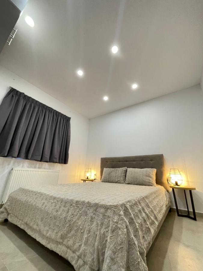 Central Luxury Apartment In Paralia Ofryniou Ofrínion Exterior foto