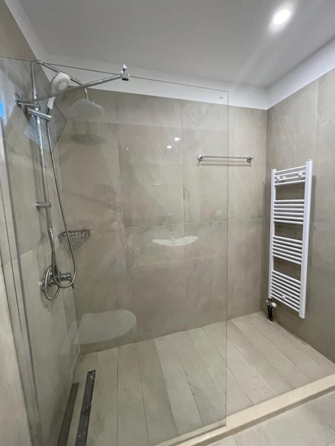 Central Luxury Apartment In Paralia Ofryniou Ofrínion Exterior foto
