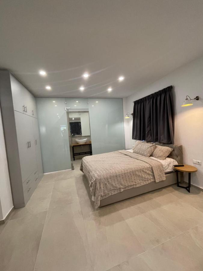 Central Luxury Apartment In Paralia Ofryniou Ofrínion Exterior foto