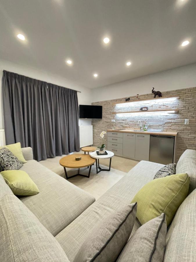 Central Luxury Apartment In Paralia Ofryniou Ofrínion Exterior foto