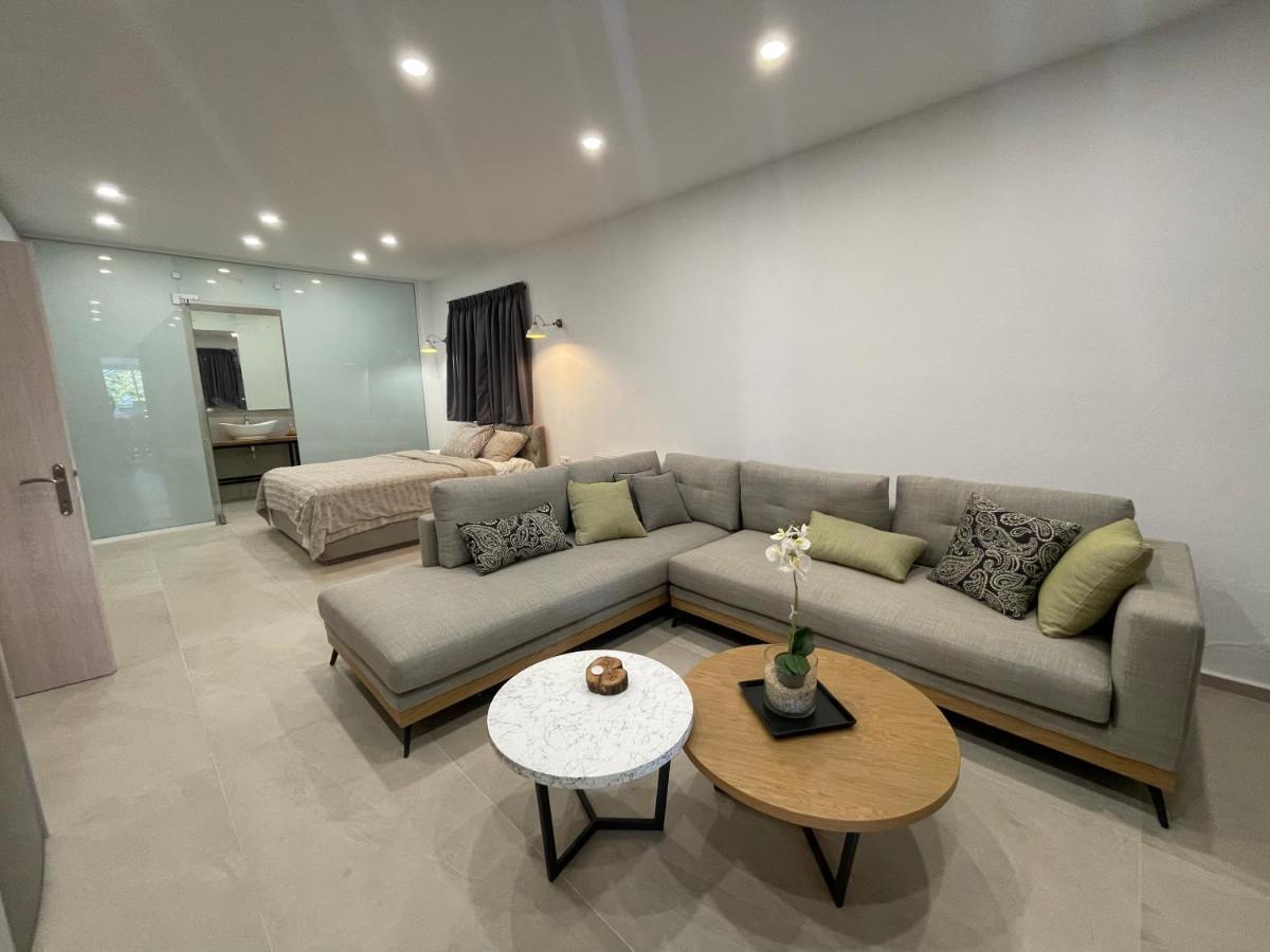 Central Luxury Apartment In Paralia Ofryniou Ofrínion Exterior foto